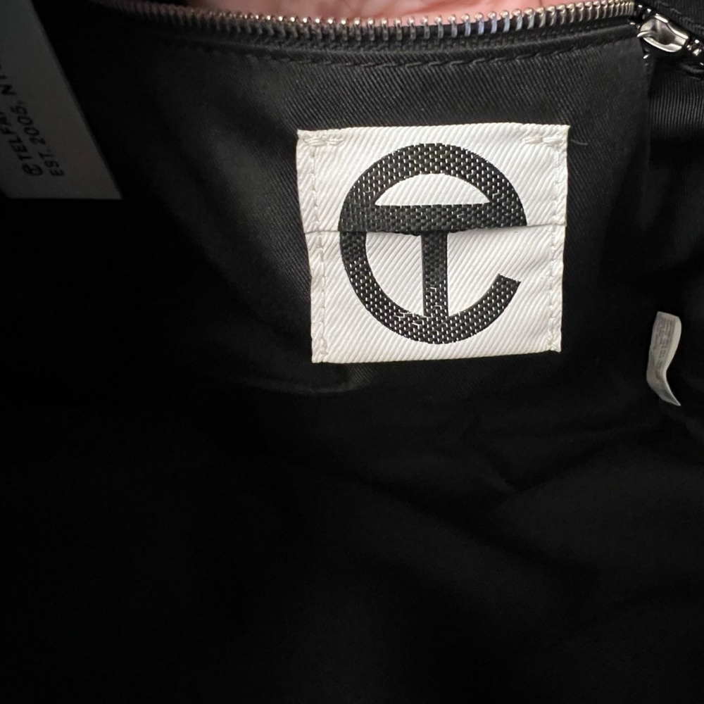 Telfar Medium Shopper Shoulder Bag in Black - Trending, Trendy, Unisex - Picture 7 of 13